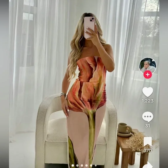 PrettyLittleThing viral dress - tulip flower maxi dress, strapless column dress - Picture 5 of 9